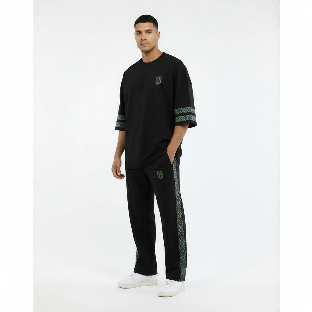 The Everyday Oversized T-Shirt - Black